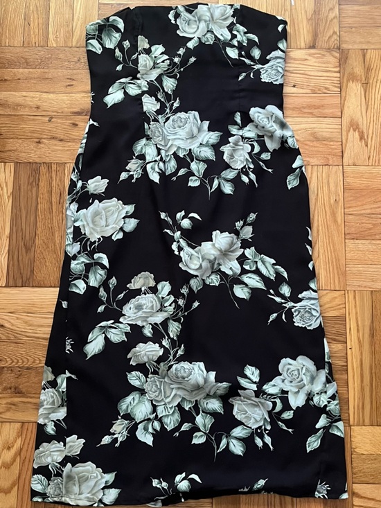 Scott McClintock Dresses & Skirts - Scott McClintock Black Floral Strapless Dress